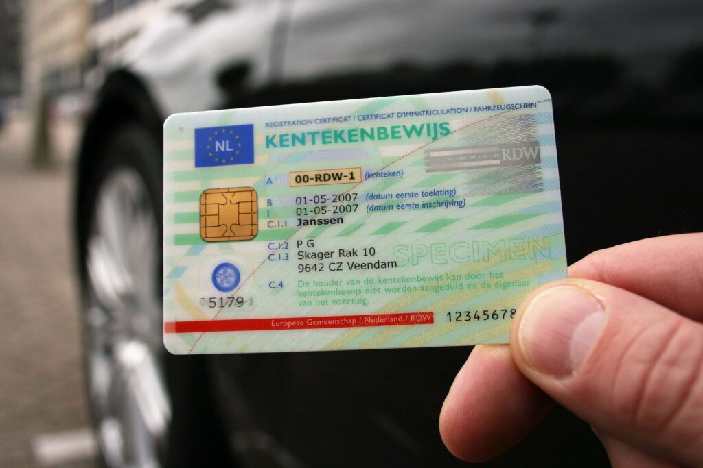 Het overschrijven van je auto, hoe werkt dat? DealKiezer